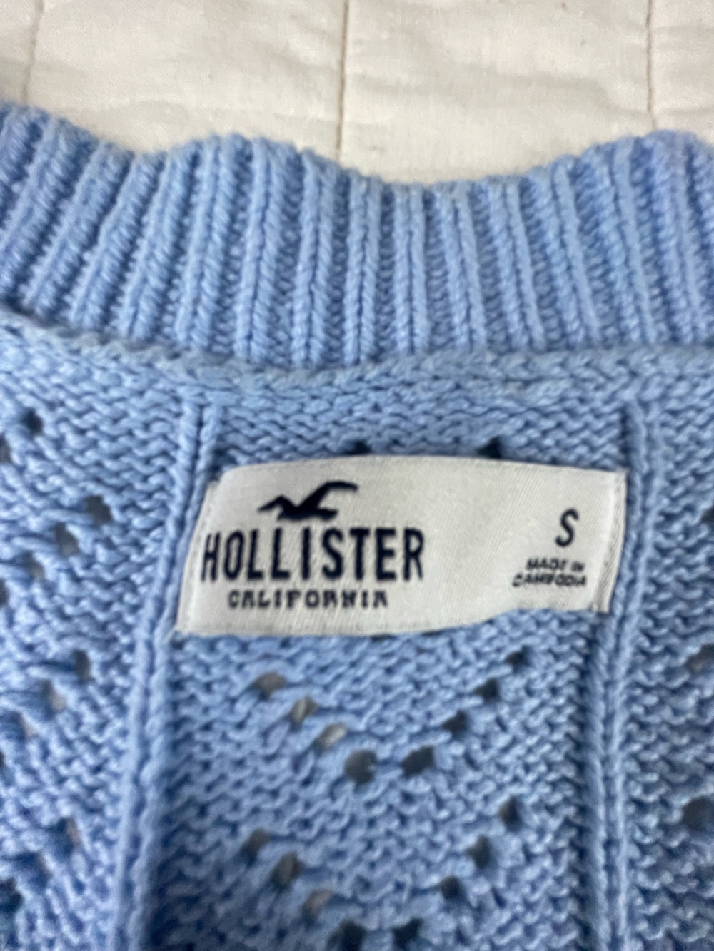 Hollister Light Blue Open-Knit Button cropped Cardigan small - Picture 2 of 6